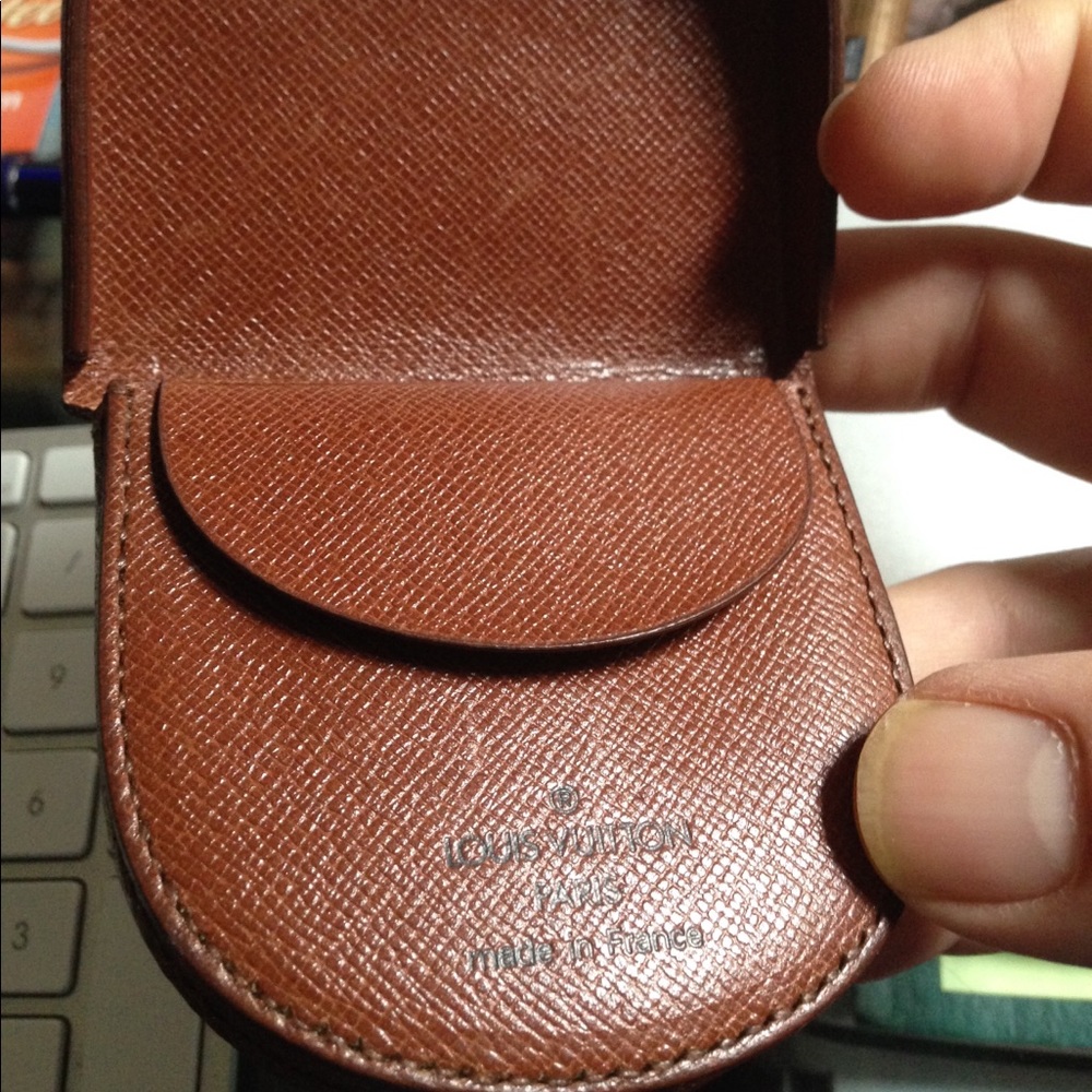 Luis Vuitton coin purse - Picture 3 of 4